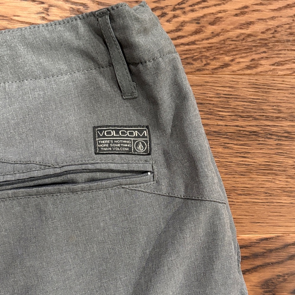 Volcom Men's Gray Flat Front Shorts - Picture 3 of 4